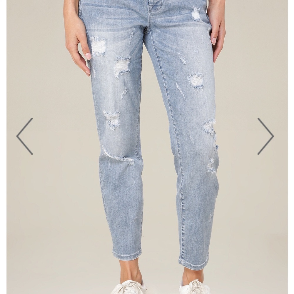 New Bebe relaxed girlfriend jeans - Picture 4 of 4
